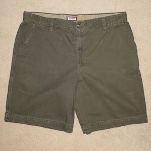 Izod Shorts Size 38